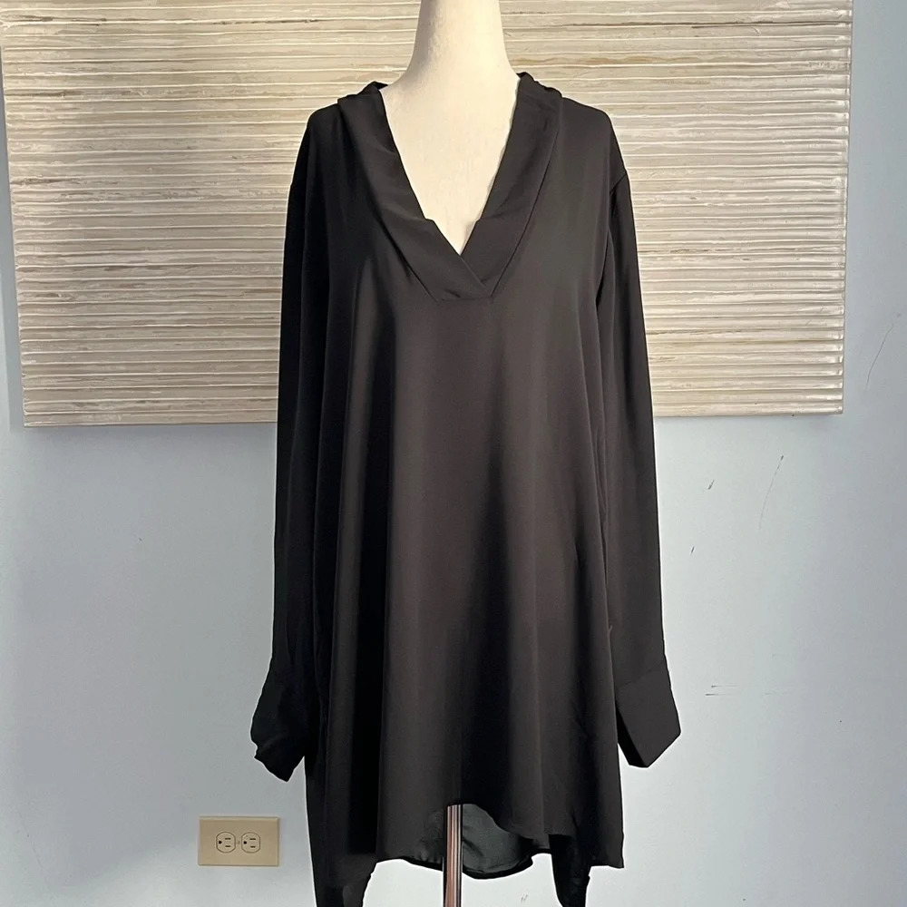 Eloquii black V neck semi sheer blouse top size 24 NWT